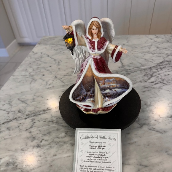 Thomas Kinkade "Angel of Hope" Christmas Angel porcelain figurine. - Picture 1 of 9